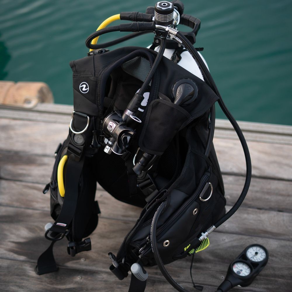 What’s in the box - AXIOM i3+ - Men's Dive BCD